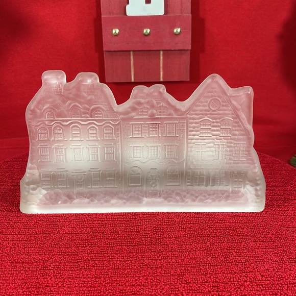 Vintage Foisted Glass House Candle Holder by “CHRISTMAS AROUND THE WORLD” 1989 - Picture 2 of 16